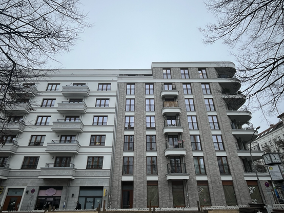 Nyere lejlighedsbyggerier der smelter smukt ind i den gamle stil